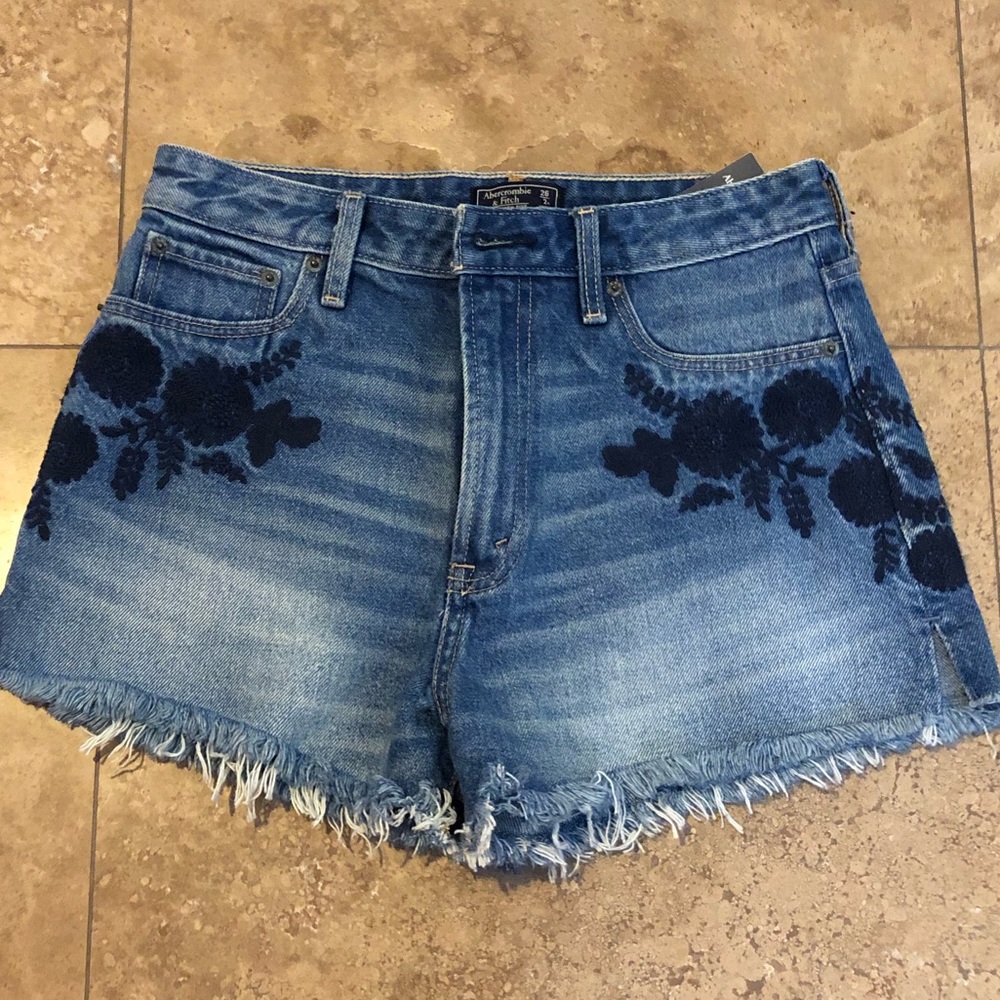Abercrombie Annie High rise shorts